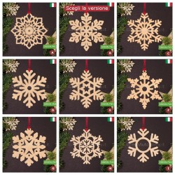 Versione addobbi fiocchi di neve in legno e busta rossa per Natale